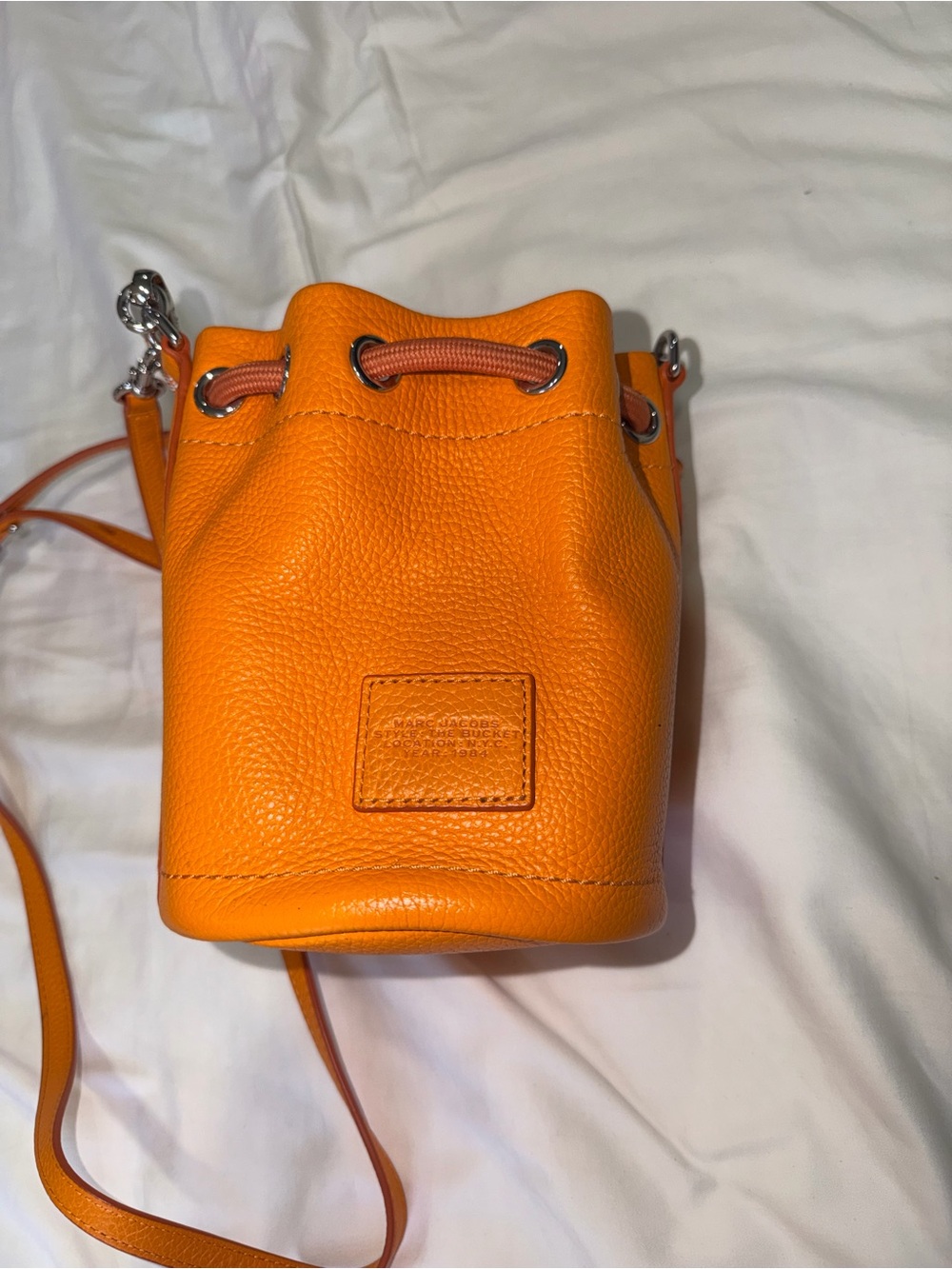 Marc Jacobs grained calfskin The bucket bag mini - Picture 6 of 8